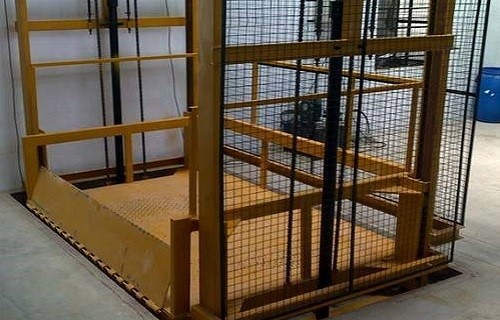 مهم‌ترین کاربردهای بالابر در انبارهای صنعتی